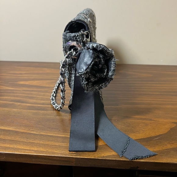 BRIGHTON Tweed Black Patent Leather Floral & Bow FOB Chain Purse - Picture 3 of 11